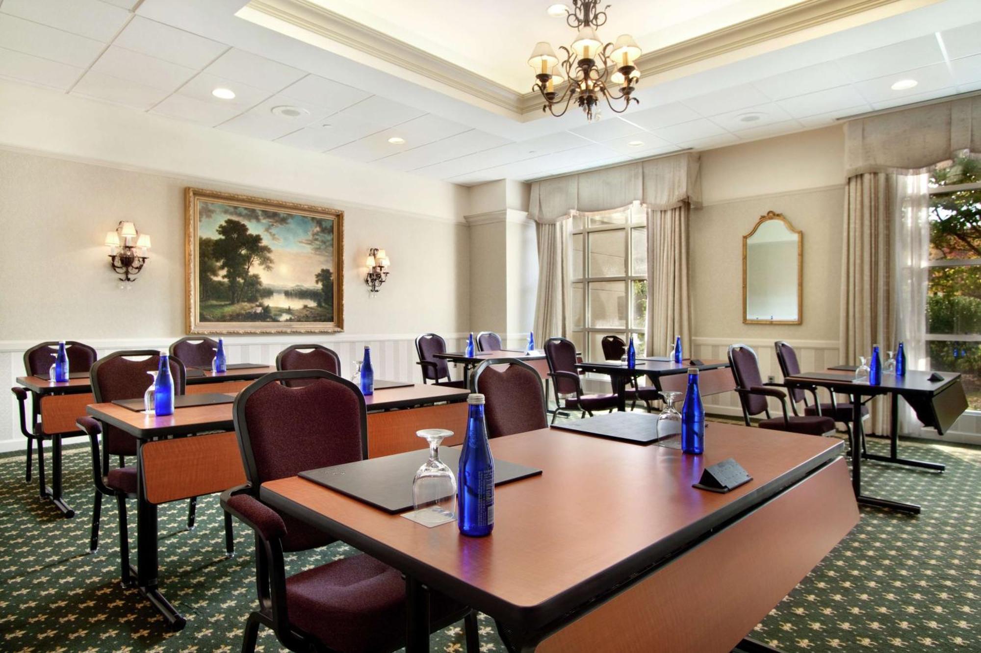 Hilton 3* Pearl River