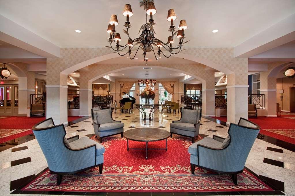 Hilton Hotel 3*